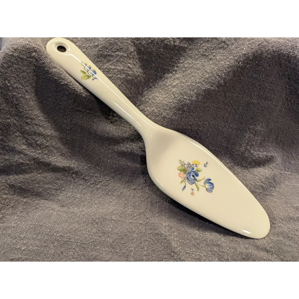 Vintage Ceramic Cake Pie Server White Blue Floral Bouquet Dessert